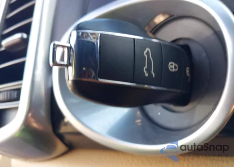 2017 Porsche Cayenne Platinum Edition z USA, uszkodzony, nr VIN WP1AA2A2XHKA91581